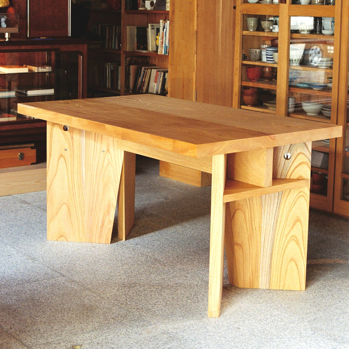 BOW | TABLE